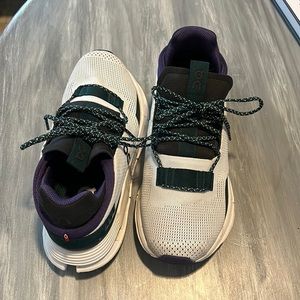 On Running Cloudnovas